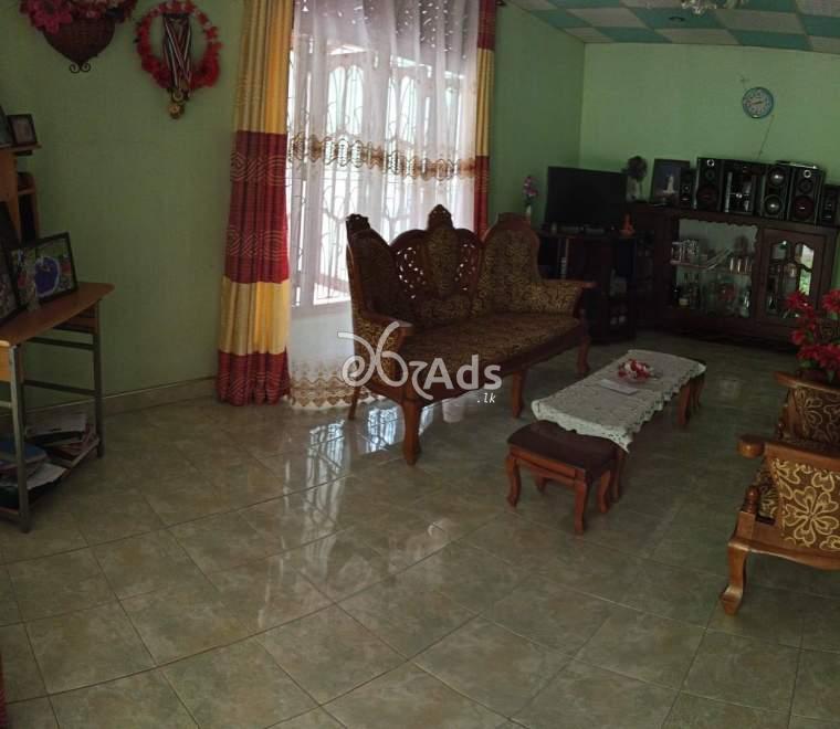 Land for Sale with house in Pannala