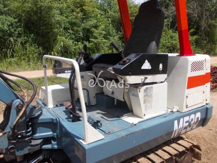 Mitsubishi ME 30 Excavator in Kurunegala